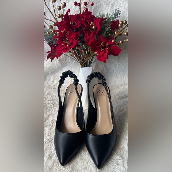 Delicious Black Heels with Slingback - Picture 3 of 7